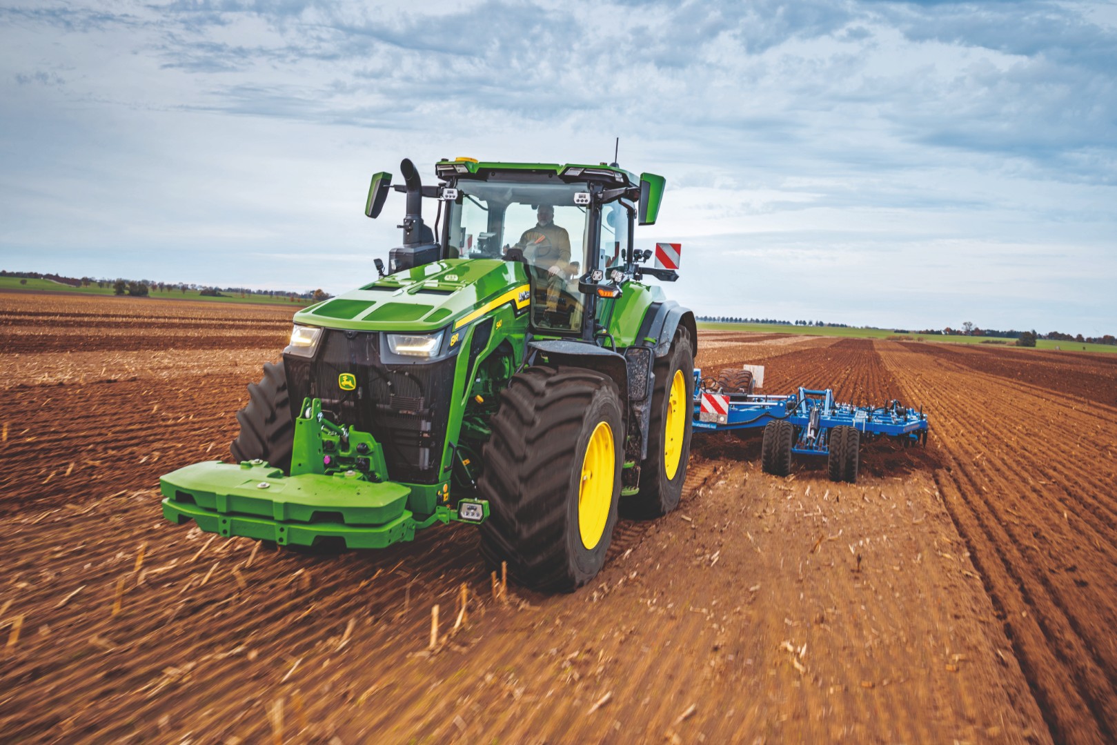Średni nowy ciągnik w Polsce ma 127 KM. Do Bednar jedzie 634-konny John Deere