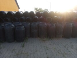 Sprzedam beczki na ogórki kiszone  czyste  duże ilości 240 litrów