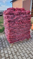 Sprzedam cebulę czerwona worek 5 kg cena 1.8 zł/kg ilosci paletowe, mogę naszykować też luz bądź do skrzyni po koszu ilosc około 20 ton wtedy cena do