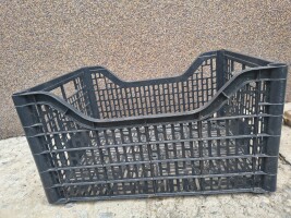 Sprzedam skrzynki plastikowe 30cmx40cm wysokie 20,5cm w bardzo dobrym stanie. Obecnie dostępne jest około 1000sztuk. Cena 2zł-1sztuka. Posiadam duży wybór skrzynek plastikowych i drewnianych w razie pytań proszę o kontakt telefoniczny 694980615