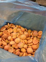 Na sprzedaż: mrożone połówki moreli bez pestek. Opakowanie: karton 10 kg lub worek 25 kg. Dostępne ilości całopojazdowe. Prosimy o kontakt przez Whats