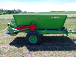 Kupię ,Rozsiewacz wapna rcw 3 t hydrauliczny, łańcuchowy , jeśli posiadasz do sprzedania taki typ w oryginale to dzwoń . Tel . 6 0 6 5 5 0 4 8 9 .