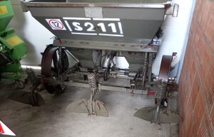 Sadzarka remprodex s 211 w oryginalnej farbie rozstaw płynny od 62,5 -75 cm aktualnie 75 cm  i wiele kombinacji sadzenia