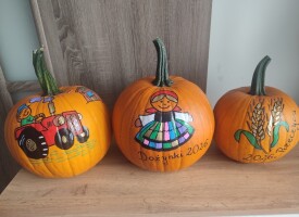 🎃🎃DYNIA MALOWANA🎃🎃 W swojej ofercie posiadamy dynie malowana. Różne odmiany (pomarańczowe, białe i piżmowe). Kolorowe wzory rysowane ręcznie. Dost